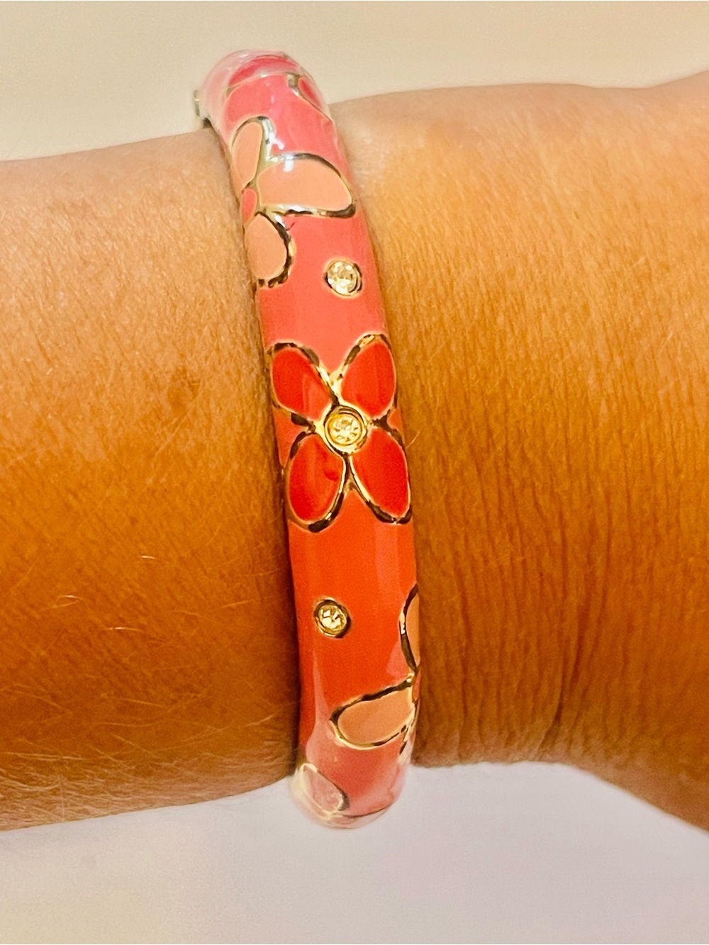 Coral enamel clamper bangle Bracelet
Crystal SZ 7"